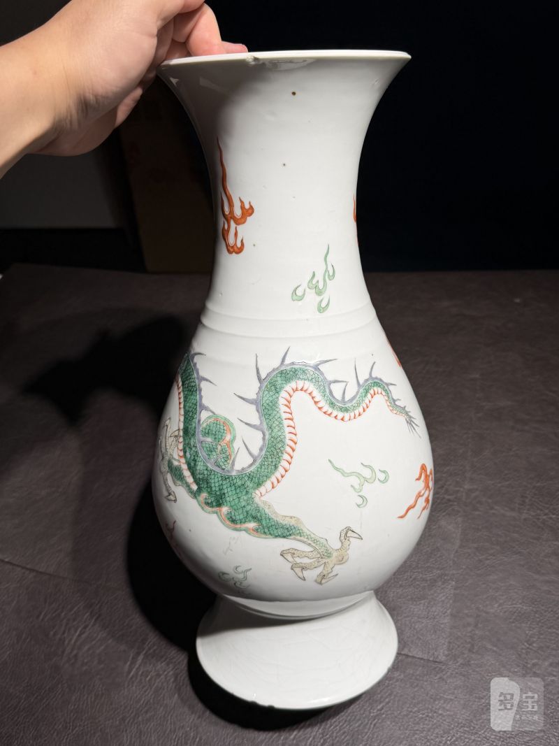 清康熙 五彩龙戏珠弦纹琵琶尊 - 图6